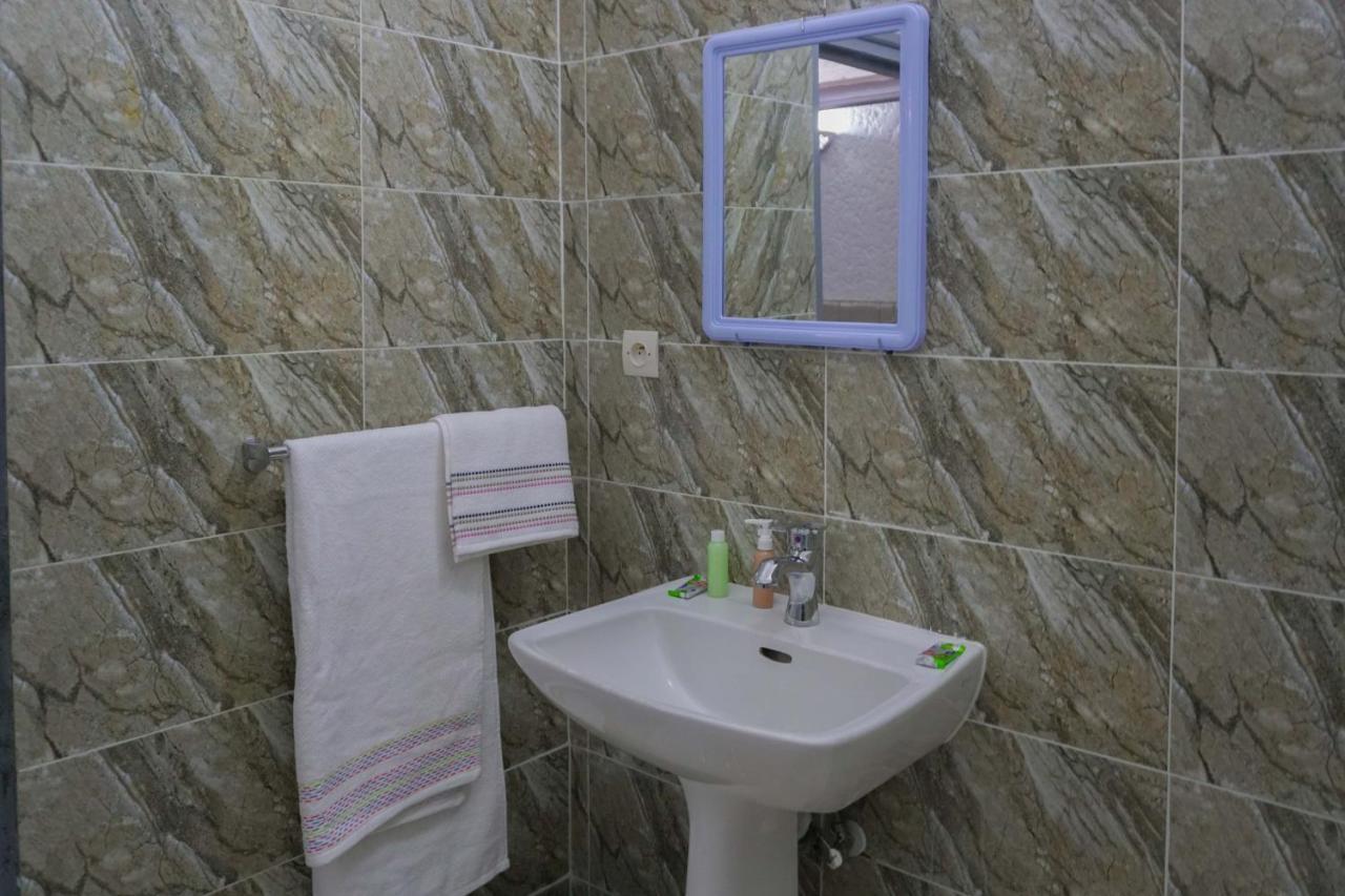 אוארצאצטה Hotel Warda מראה חיצוני תמונה